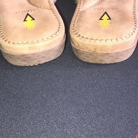 Volatile Slip On Sandals - Picture 4 of 10